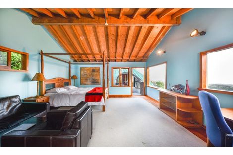 Photo of property in 440 Scenic Drive, Waiatarua, Auckland, 0612