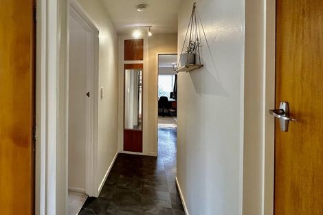 Photo of property in 2/92 North Avon Road, Richmond, Christchurch, 8013