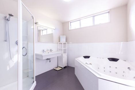 Photo of property in 186d Heta Road, Highlands Park, New Plymouth, 4312