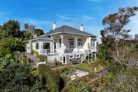 Photo of property in 9 Robertson Street, Russell, 0202