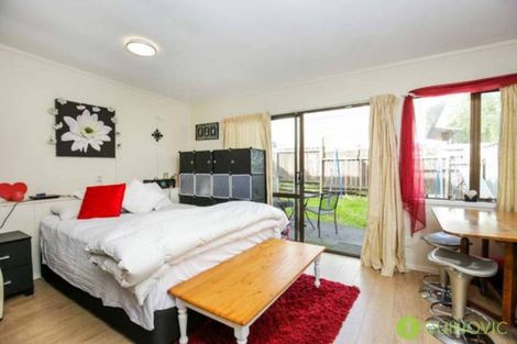 Photo of property in 56 Savoy Road, Glen Eden, Auckland, 0602