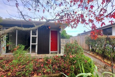 Photo of property in 18 Chums Road, Paraparaumu Beach, Paraparaumu, 5032