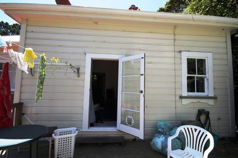 Photo of property in 143 Wadestown Road, Wadestown, Wellington, 6012