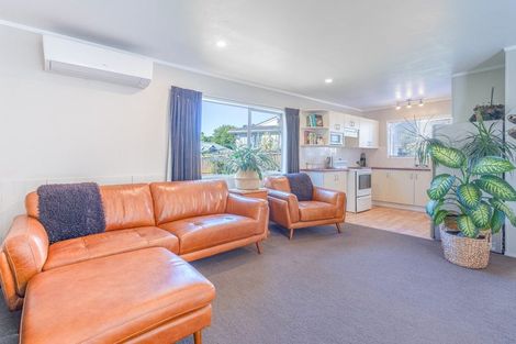 Photo of property in 329 Triangle Road, Massey, Auckland, 0614