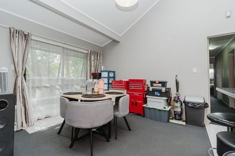 Photo of property in 17 Kentucky Crescent, Nawton, Hamilton, 3200