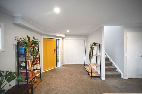 Photo of property in 29b Glanmire Road, Newlands, Wellington, 6037