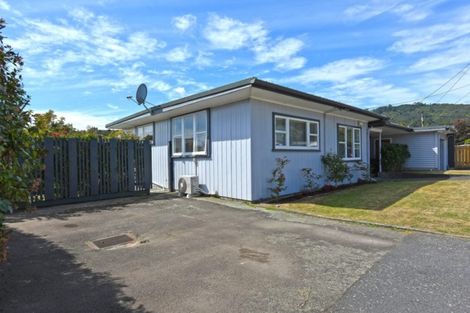 Photo of property in 1 Hawthorn Crescent, Stokes Valley, Lower Hutt, 5019