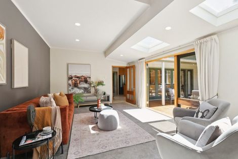 Photo of property in 8 Ranikhet Way, Khandallah, Wellington, 6035