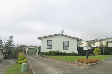 Photo of property in 1 Parkinson Close, Whitby, Porirua, 5024