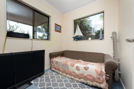 Photo of property in 6a Cumberland Crescent, Welcome Bay, Tauranga, 3112