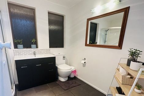 Photo of property in 4/85 Hutchinson Avenue, New Lynn, Auckland, 0600