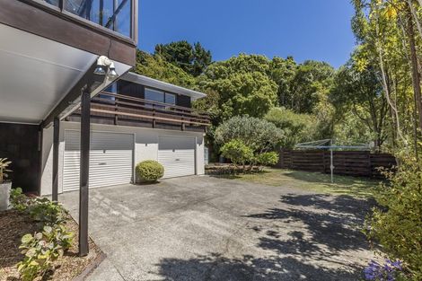 Photo of property in 19 Greyfriars Crescent, Tawa, Wellington, 5028