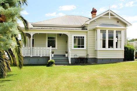 Photo of property in 35 Roberton Road, Avondale, Auckland, 1026