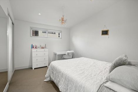 Photo of property in 28 Rothesay Bay Road, Rothesay Bay, Auckland, 0630