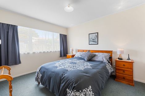 Photo of property in 2/5 Grove Road, Papakura, 2110