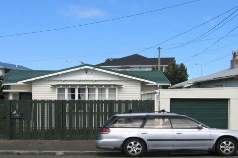 Photo of property in 95 Apu Crescent, Lyall Bay, Wellington, 6022