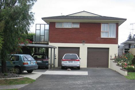Photo of property in 14 Leewood Place, Pakuranga Heights, Auckland, 2010