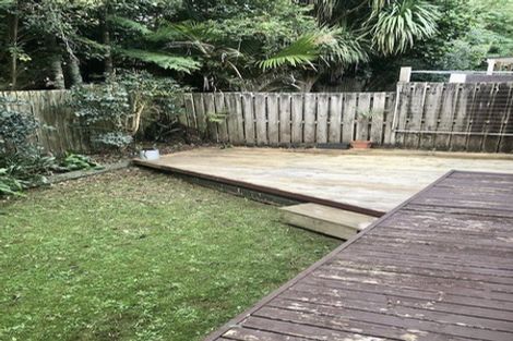 Photo of property in 2/17 Paris Place, Birkenhead, Auckland, 0626