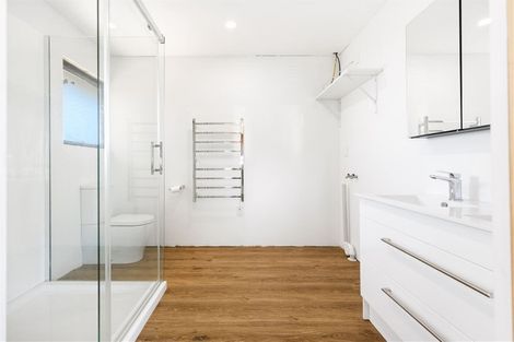 Photo of property in 26 Ward Crescent, Te Atatu Peninsula, Auckland, 0610