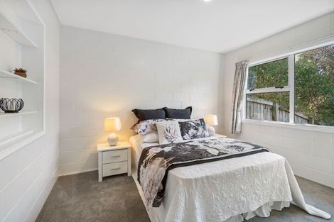 Photo of property in 1/2 Flavia Close, Torbay, Auckland, 0630