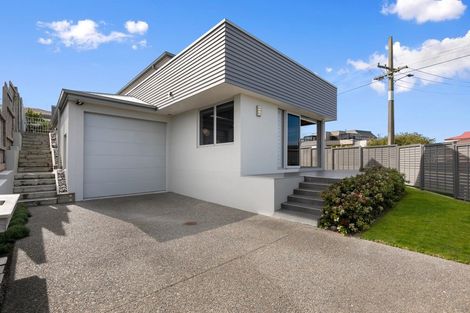 Photo of property in 75 Pitau Road, Mount Maunganui, 3116
