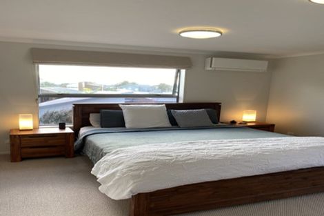 Photo of property in 4 Vincent Lane, Hobsonville, Auckland, 0616