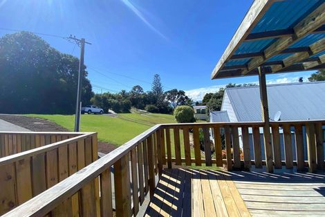Photo of property in 78 Howard Road, Orere Point, Papakura, 2585
