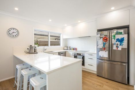 Photo of property in 3 Riroriro Close, Crofton Downs, Wellington, 6035