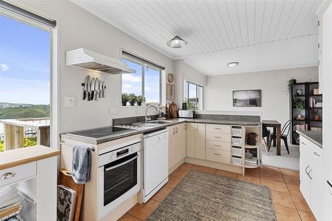 Photo of property in 42 Eskdale Road, Papakowhai, Porirua, 5024