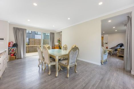 Photo of property in 1b Harrowglen Drive, Northcross, Auckland, 0632