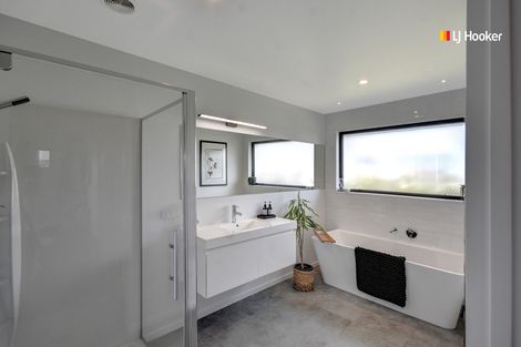 Photo of property in 10 Kinloch Place, Mosgiel, 9024