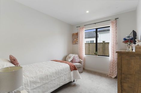 Photo of property in 14 Vinistra Road, Kumeu, 0810