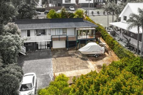 Photo of property in 1/2 Orewa Street, Torbay, Auckland, 0630