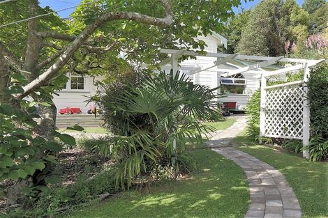 Photo of property in 19 Milton Terrace, Picton, 7220