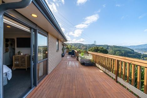 Photo of property in 23 Percy Kinsman Crescent, Riverstone Terraces, Upper Hutt, 5018