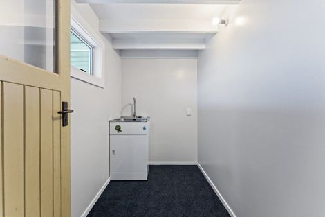 Photo of property in 20 Cross Street, Castlecliff, Whanganui, 4501