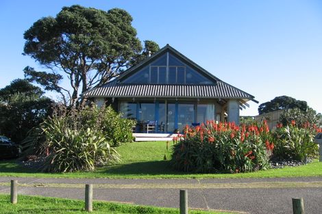 Photo of property in 5 Marine Parade, Orewa, 0931
