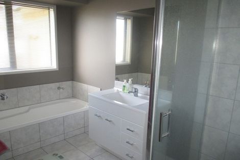 Photo of property in 18 Oldfield Court, Huntington, Hamilton, 3210