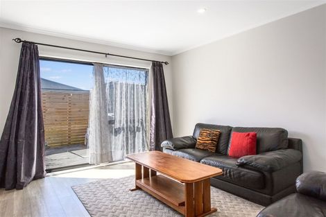 Photo of property in 19/9 Surrey Street, Tawa, Wellington, 5028