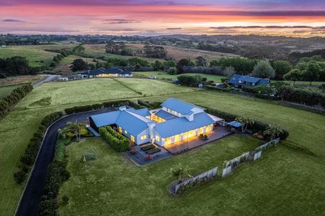 Photo of property in 28 Clifton Road, Whitford, Howick, 2571