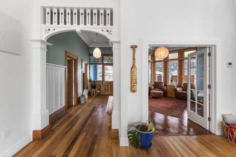 Photo of property in 127 Hargest Crescent, Saint Clair, Dunedin, 9012
