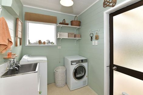 Photo of property in 20 Downer Street, Helensville, 0800