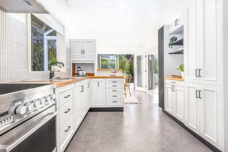 Photo of property in 22 Kaitawa Crescent, Paraparaumu, 5032