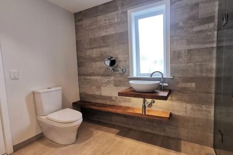 Photo of property in 46 Colonial Road, Birkenhead, Auckland, 0626