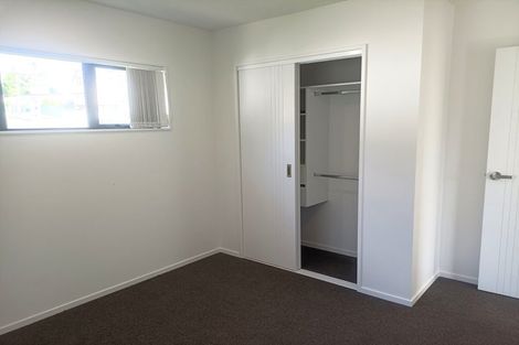 Photo of property in 27 Sheridan Drive, New Lynn, Auckland, 0600