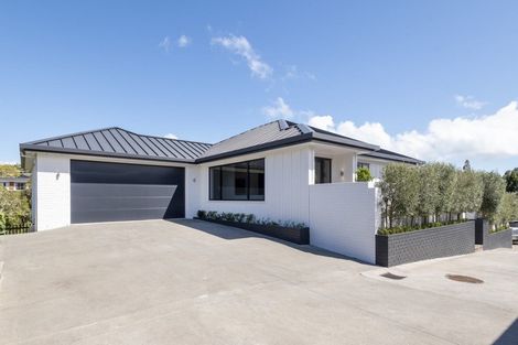 Photo of property in 63a Evelyn Road, Cockle Bay, Auckland, 2014