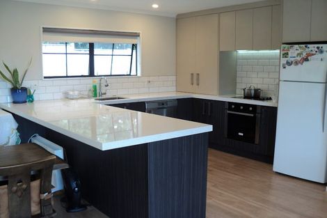 Photo of property in 8a Diosma Place, Botany Downs, Auckland, 2010