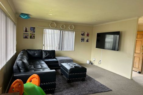 Photo of property in 26 Carisbrook Crescent, Papakura, 2110