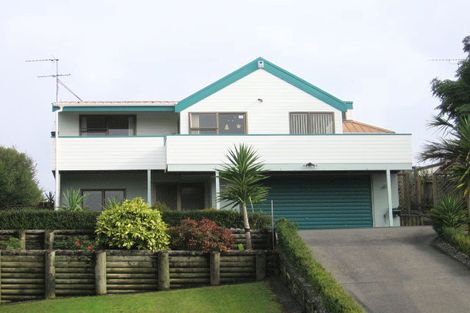 Photo of property in 27 Rosario Crescent, Red Beach, 0932