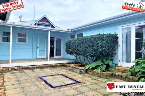 Photo of property in 83 Red Beach Road, Red Beach, 0932